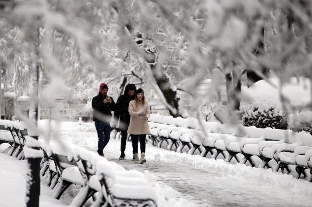 Avertizare meteo pentru toată țara: ploi, ninsori și polei. Zonele vizate de cod galben de viscol