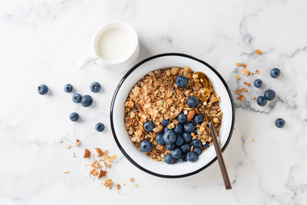 Porridge sau terci de ovăz – cum se prepară și ce beneficii are