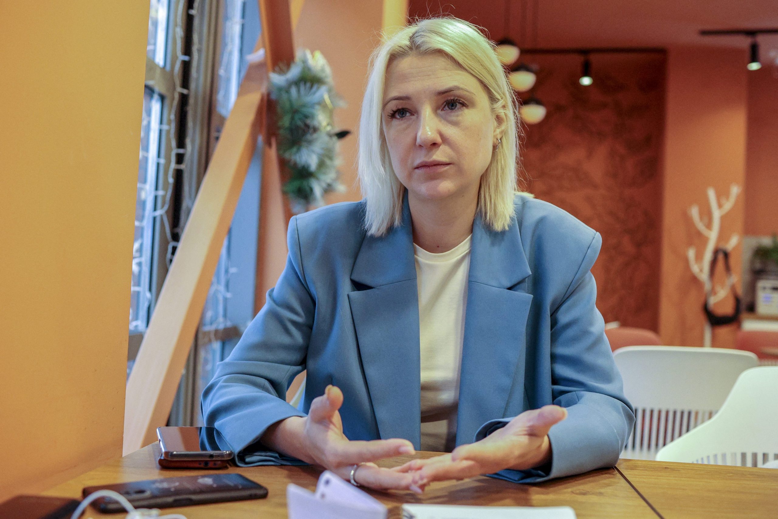 Jurnalista rusă care n-a fost lăsată să candideze împotriva lui Putin, reținută și testată antidrog: „În locul nepotrivit, la momentul nepotrivit”