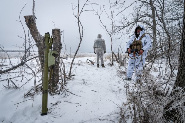 Război în Ucraina, ziua 688 | Zelenski avertizează că „pauzele” în război vor ajuta Rusia să „zdrobească” Ucraina. Sunak confirmă un pachet uriaș de armament