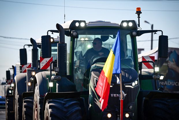 Protestele continuă. Transportatorii au blocat una dintre intrările în Portul Constanţa. Fermierii au început să sosească în Timișoara