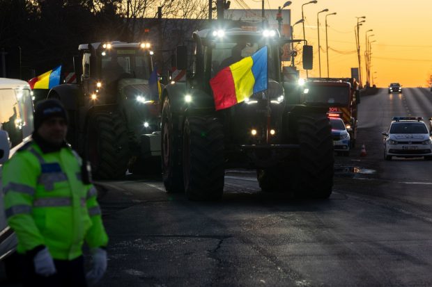 Protestele transportatorilor şi fermierilor, ziua 8. Ciolacu anunță că Guvernul va aproba joi un set de măsuri convenite cu confederațiile din Transporturi. Care sunt acestea