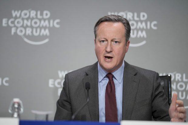 David Cameron îl compară pe Putin cu Hitler: „Ne simțim din nou ca în anii 1930, trebuie să ne opunem răului pe care îl reprezintă invazia lui”