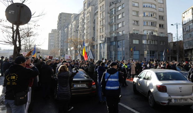 Amenzile aplicate după protestul AUR din fața sediului ASF din București: „Au refuzat să coopereze, au blocat traficul rutier”