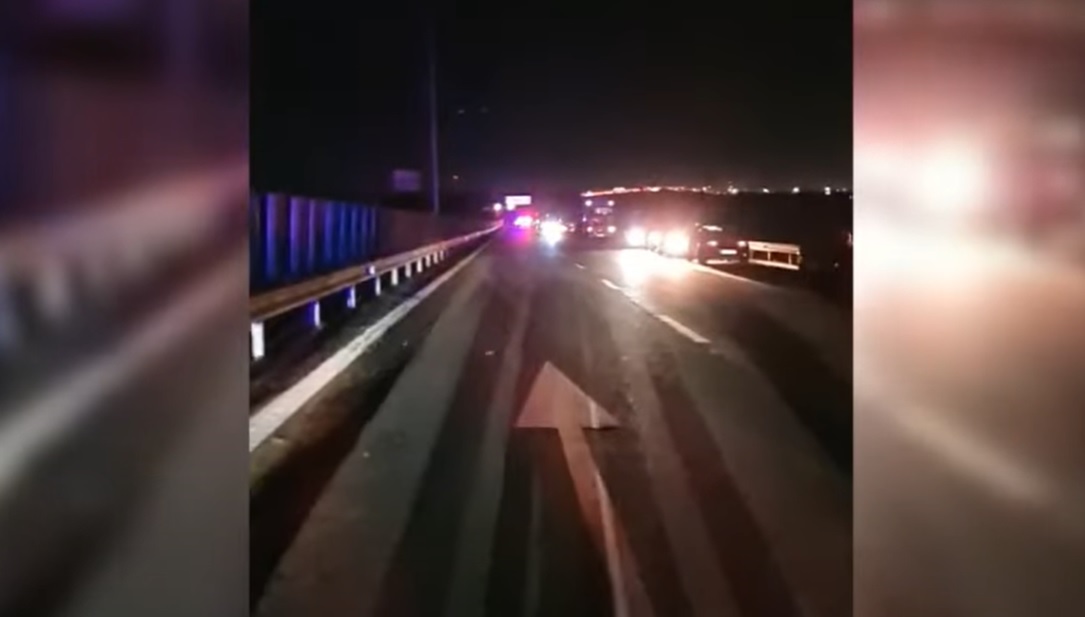 Zeci de șoferi au acuzat jandarmii că i-au dirijat pe contrasens. Au fost lăsați fără permise de polițiști la protestul din Constanța.
