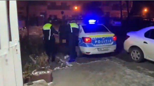Un tânăr a fost găsit spânzurat în arestul din Dolj, după ce a încercat să evadeze din mașina de poliție