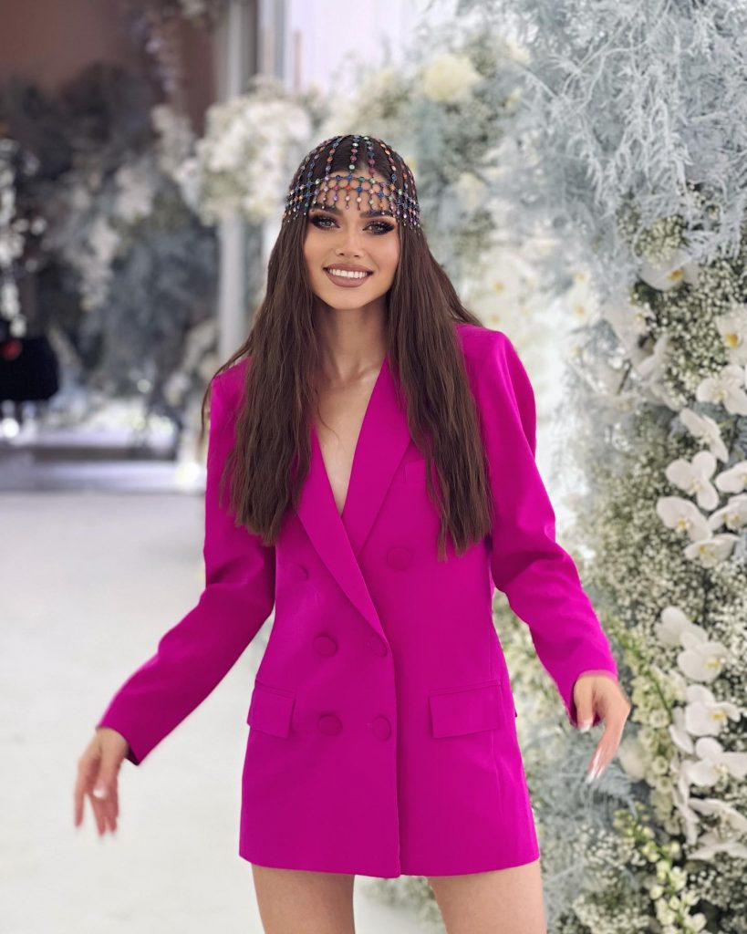 Ce a răspuns Theo Rose când Anamaria Prodan a întrebat-o câți bani cere pentru a cânta la o nuntă: „Suma a crescut considerabil” 5 theo rose bani nunta 3