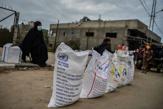 MAE a anunțat că suspendă finanțarea către agenția ONU acuzată că a avut angajați implicați în atacul Hamas asupra Israelului, la o zi după ce afirmase că nu a luat o decizie