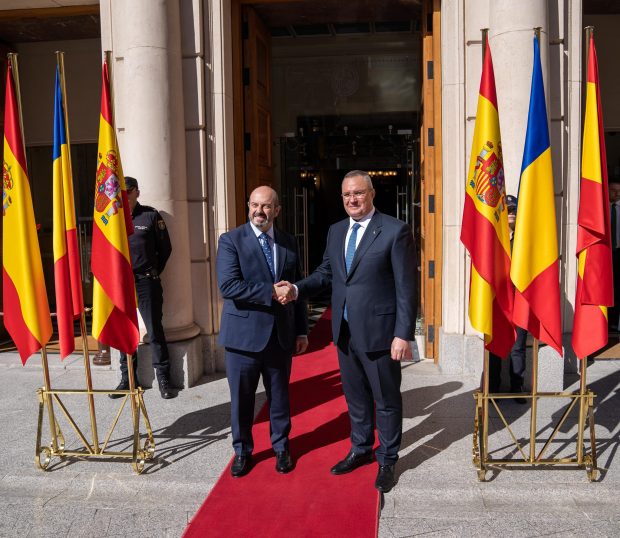 Românii din Spania pot avea, din acest an, dublă cetățenie. Anunțul lui Nicolae Ciucă