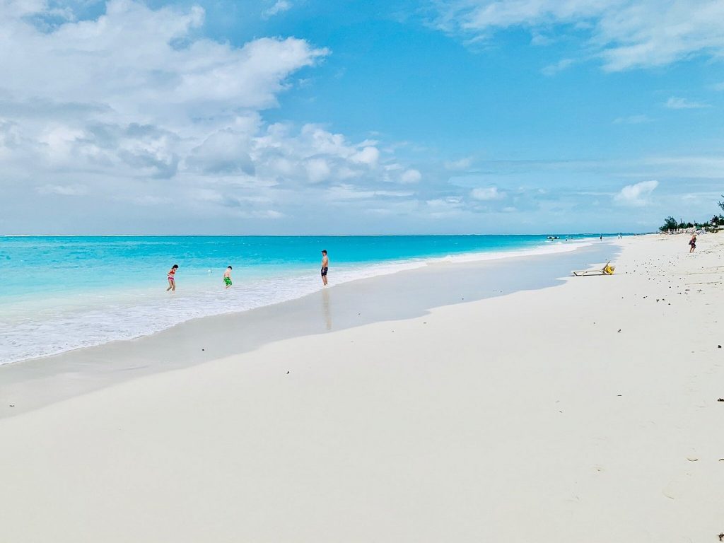 Cele mai frumoase plaje din lume in 2024: Descopera Paradisul pe Pamant! 5 5 grace bay
