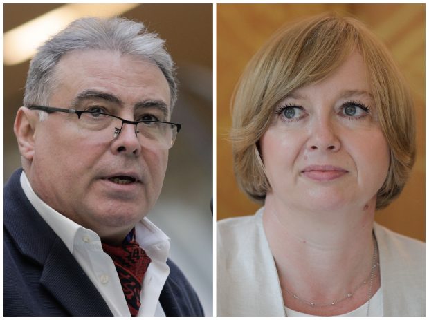 După ce Emilia Șercan i-a reproșat frigul din Biblioteca Națională, Adrian Cioroianu a divulgat subiectul la care lucrează jurnalista, într-un atac lansat pe Facebook