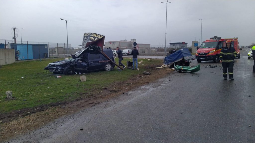 Accident grav în apropiere de Ploiești 2 bcaaad22 f877 45fe 8519 fd50ae2a0272