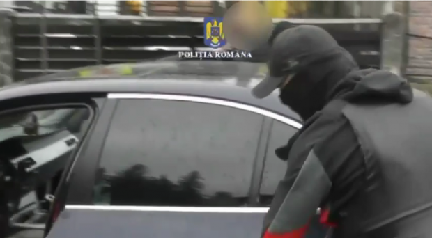 Doi pakistanezi sunt cercetați pentru răpirea unor cetățeni străini. Victimele erau ținute într-un apartament din Brașov