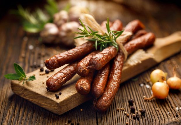 Reţetă de cârnaţi de Pleşcoi – cum faci cei mai buni cârnați de casă