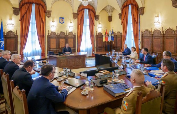 CSAT a dispus „măsuri de întărire a forțelor armate” din cauza războiului din Ucraina. „Vecinătatea estică a României continuă să fie amenințată de atacurile Rusiei”