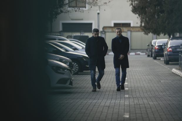 Șeful CJ Prahova, pus sub control judiciar alături de sora și cumnatul său, după ce au fost audiați la DNA. De ce e acuzat Iulian Dumitrescu