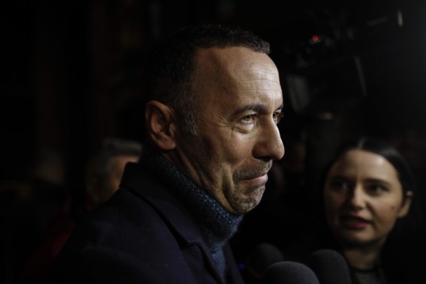 Iulian Dumitrescu, acuzat că a primit mită 16 milioane de lei de la un om de afaceri. Șeful CJ Prahova, cercetat sub control judiciar. Și-a anunțat demisia din conducerea PNL