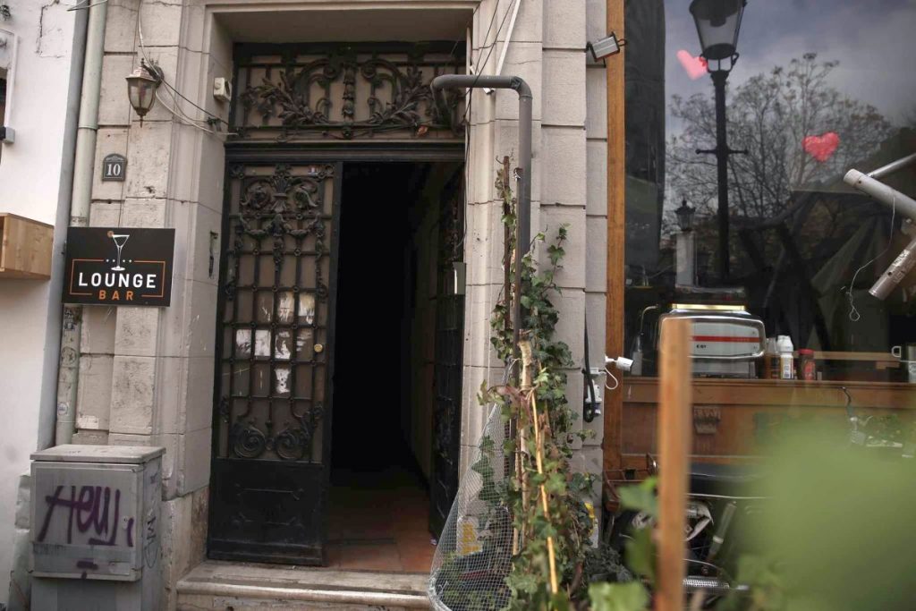 femeie batuta centrul vechi bucuresti 2