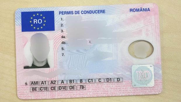 Un șofer român de TIR a rămas fără permis, pentru că „circula în ritm de melc” pe autostradă, în Olanda