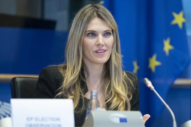 Parlamentul European i-a ridicat imunitatea Evei Kaili într-un caz de fraudă. Eurodeputata, acuzată că a cheltuit 150.000 de euro din bugetul UE