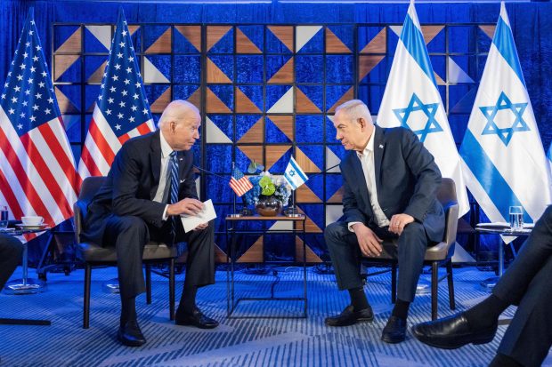 Joe Biden i-a cerut lui Netanyahu să accepte o încetare temporară a focului în Fâșia Gaza
