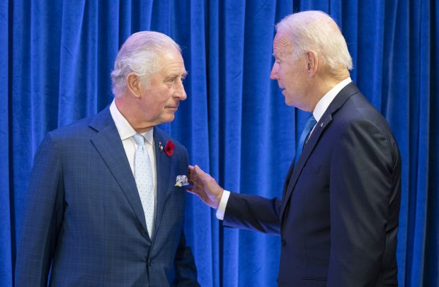 Val de reacții după diagnosticul regelui Charles al III-lea. Joe Biden se declară îngrijorat: „Sper că voi vorbi cu el în curând”