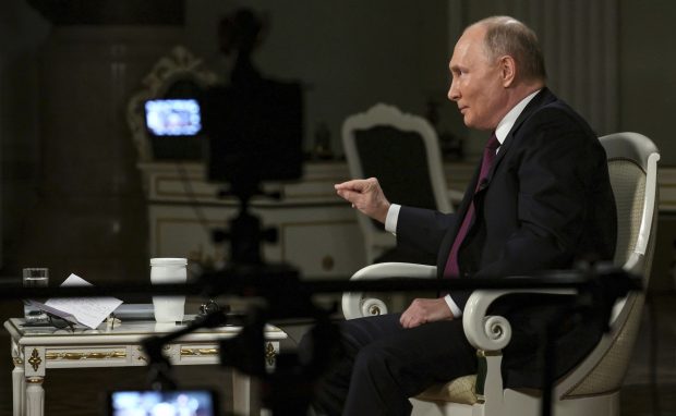 Reacții vehemente în Polonia, după interviul cu liderul rus: „Putin delirează, el este un pericol letal”, iar „Carlson a jucat rolul unui idiot util”