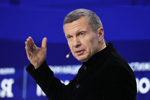 Presa de stat din Rusia continuă să tacă sau este cinică în relatarea morții lui Navalnîi. Șefa RT a avut o problemă cu machiajul și rimelul Iuliei Navalnaia | VIDEO