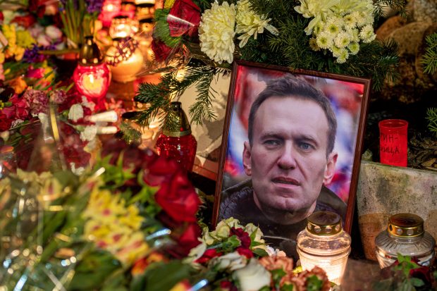 Trupul lui Aleksei Navalnîi a fost predat mamei sale, la peste o săptămână de la moartea opozantului rus. „Nu știm dacă autorităţile vor împiedica o înmormântare aşa cum merită Aleksei”