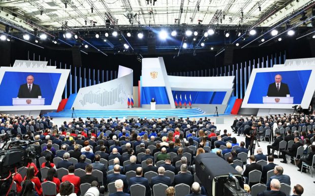 În discursul către națiune, Putin numește Rusia un „stâlp al democrației”. Noi acuzații la adresa Occidentului