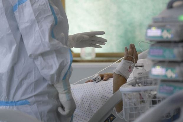 Un medic ginecolog din București este acuzat că a pus în pericol viaţa unei femei care, după o operaţie, a ajuns cu septicemie la spital