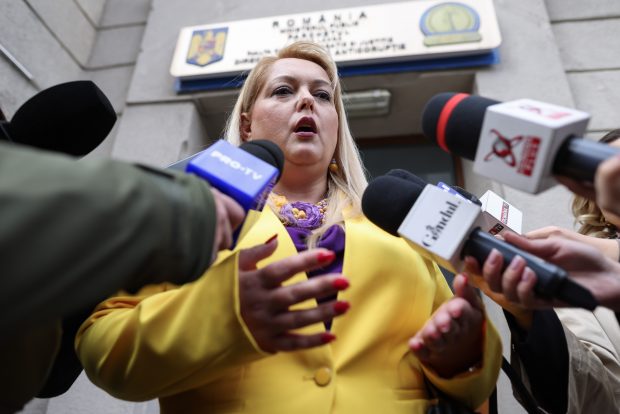 Directoarea ASSMB, care l-a denunțat pe adjunctul instituției acum un an, acuzată că a luat mită de la managerul de la Colțea