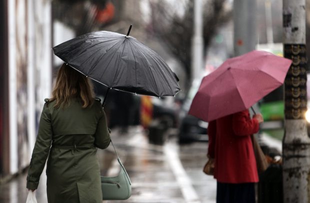 Vremea se schimbă: ploi torențiale și temperaturi cu până la 15 grade Celsius mai scăzute. Cum arată prognoza