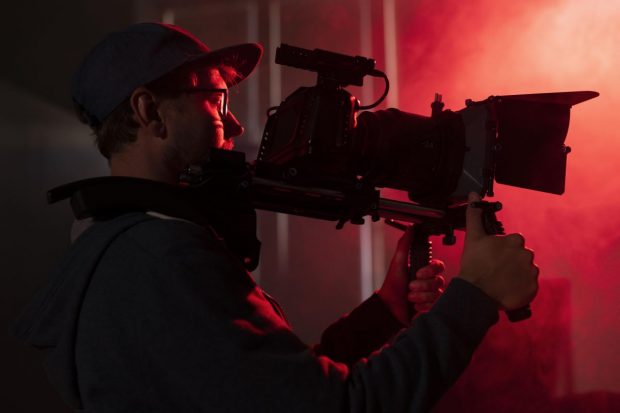 Din 2023 până în 2024: cât de relevantă rămâne o producție video pentru afacerile de succes?