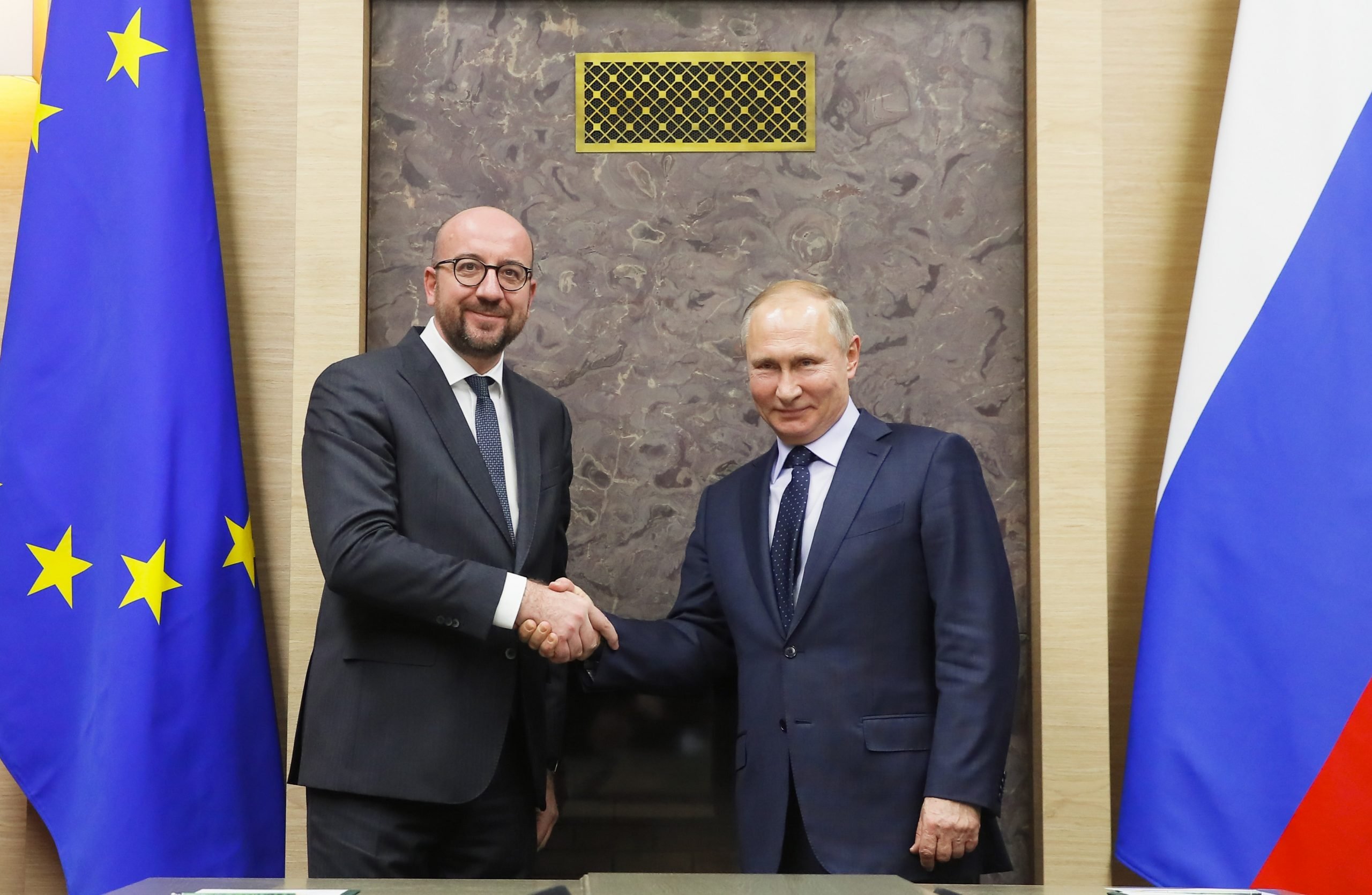 „Fără opoziție. Fără libertate. Fără opțiuni”. Charles Michel îl ironizează pe Putin pentru „victoria zdrobitoare din alegeri”