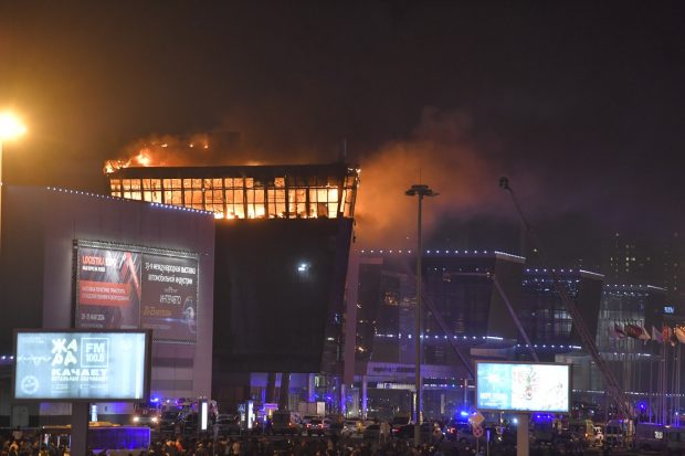 LIVETEXT: Cel puțin 60 de morți în atacul armat de la Moscova. ISIS revendică atentatul. Autorii care au deschis focul într-o sală de concerte, căutați de autorități