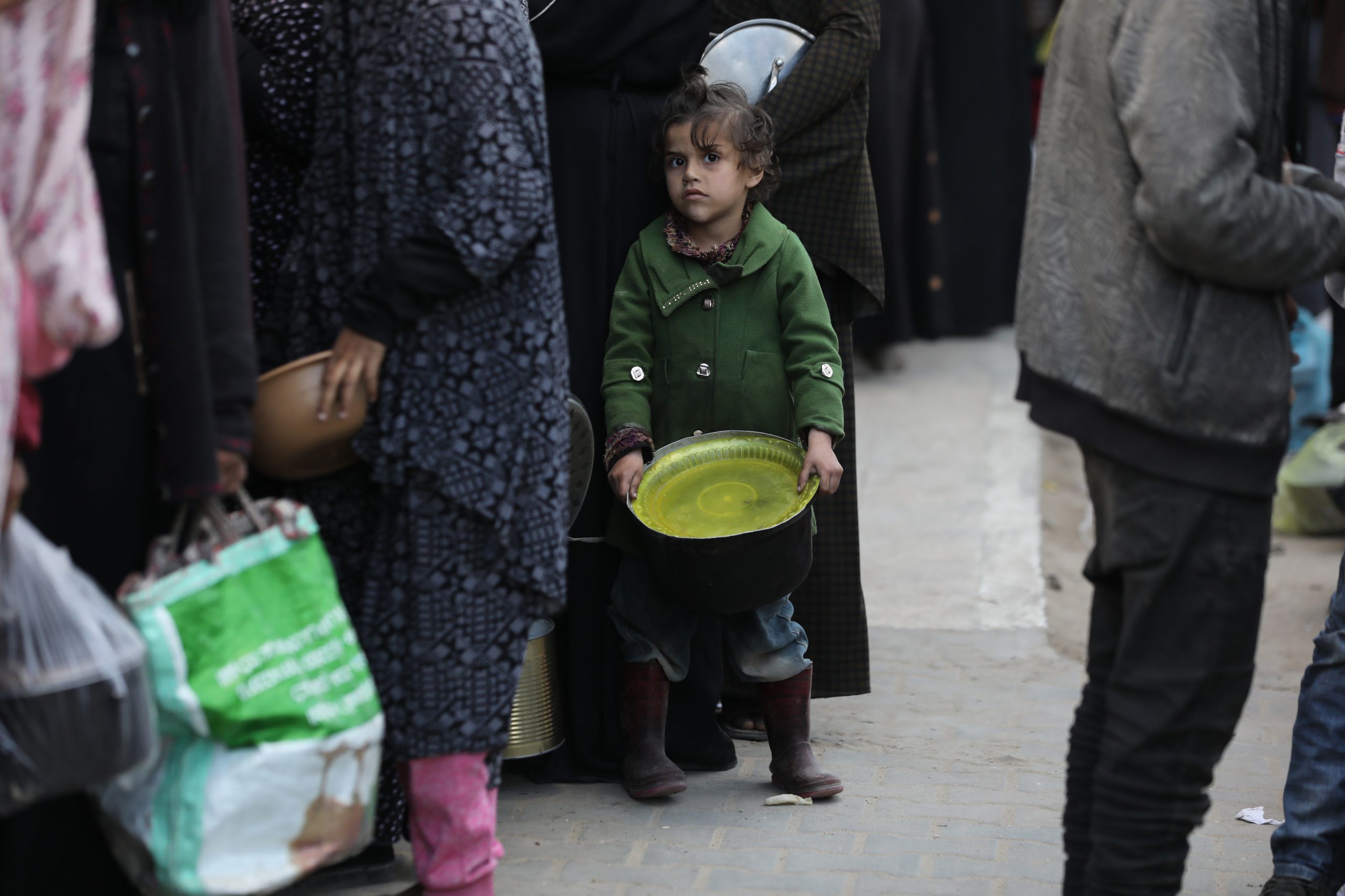 UNICEF: Tinerii din Fâșia Gaza speră să fie uciși pentru a pune capăt „coșmarului" lor, iar copiii visează la o felie de castravete sau cerşesc o roşie