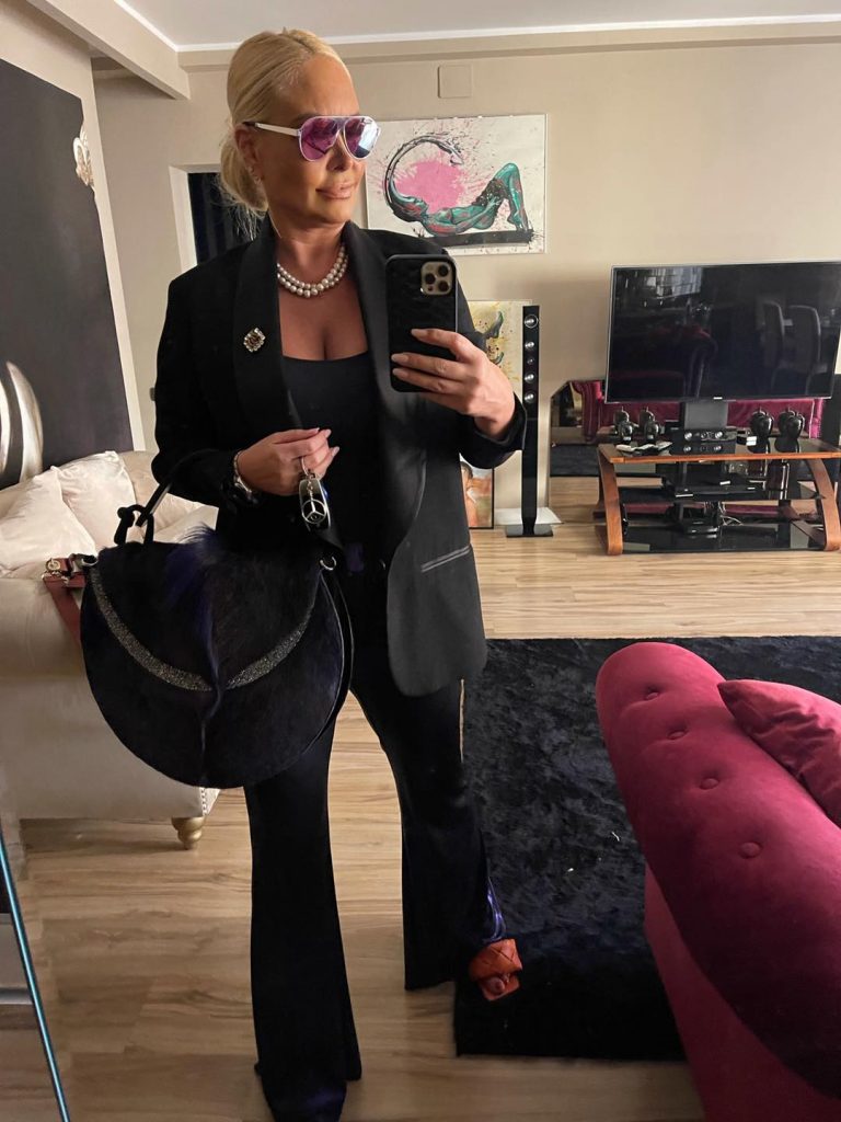 vica blochina imagini casa 9