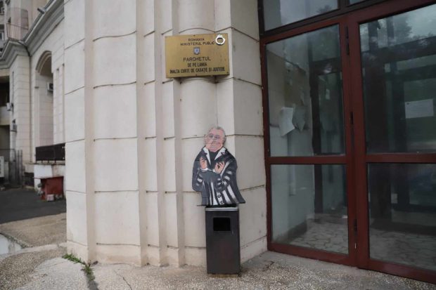 Dosarul Mineriadei. Petre Roman și Gelu Voican Voiculescu, la Parchetul General, unde și Virgil Măgureanu este așteptat azi. Iliescu ar putea fi audiat acasă. UPDATE