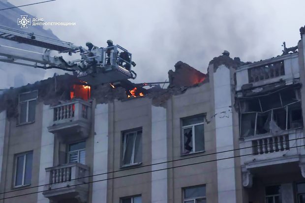 LIVETEXT Război în Ucraina, ziua 786 | Cel puțin opt morți, printre care și copii, într-un atac rusesc în Dnipro. Zelenski vizitează trupele din Donețk