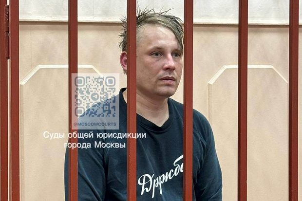 Doi jurnaliști arestați de regimul lui Putin și acuzați de „extremism”. Cu cine au colaborat