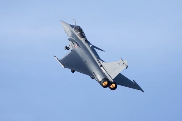 Serbia, tot mai aproape de a cumpăra avioane militare franceze: anunțul lui Vucic după întâlnirea cu Macron. Rusia, furnizorul tradițional de armament pentru Belgrad