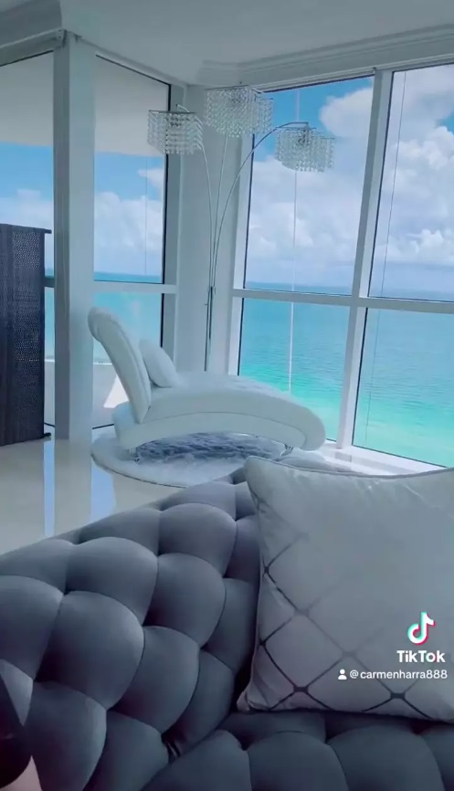 Carmen Harra: Povestea unei case din Florida incendiate și prădate, și a unui apartament cu vedere la Oceanul Atlantic 10 carmen harra apartament america 1