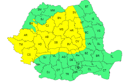 Cod galben de vreme rea în aproape jumătate de țară. În România ajunge azi și un nor de praf saharian. Harta zonelor afectate
