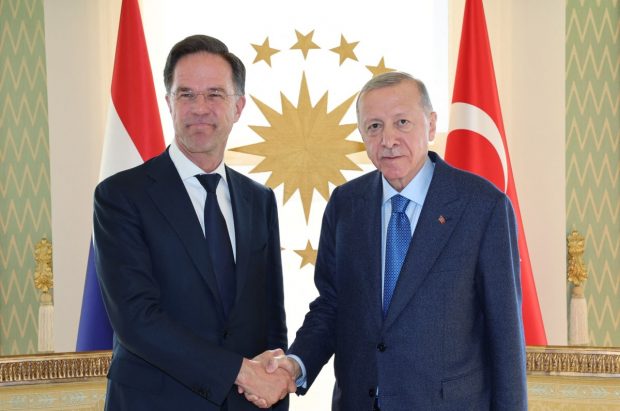 Turcia a anunțat că-l susține pe Rutte la șefia NATO. Doar două țări nu au anunțat până acum dacă îl aleg pe el sau pe Iohannis
