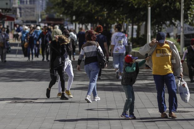 Cod portocaliu de vânt puternic în București și Ilfov, până diseară. Recomandările autorităților pentru populație
