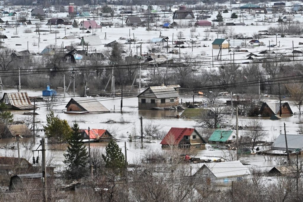 Imagini Satelitare Dezvăluie Inundațiile Devastatoare din Orenburg, Rusia 4 indundatii profimedia6