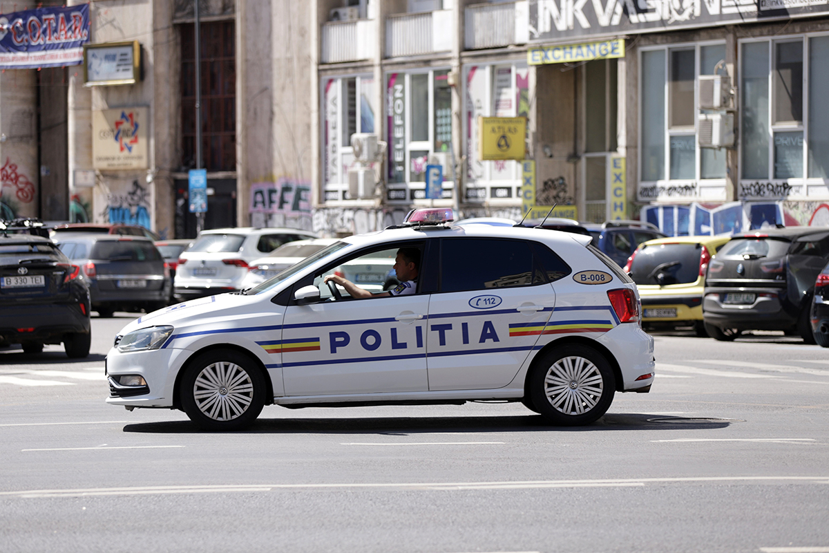 Șoferi s-au tamponat în trafic la Constanța și s-a ajuns la amenințări cu cuțitul. Șoferi s-au tamponat în trafic la Constanța și s-a ajuns la amenințări cu cuțitul.