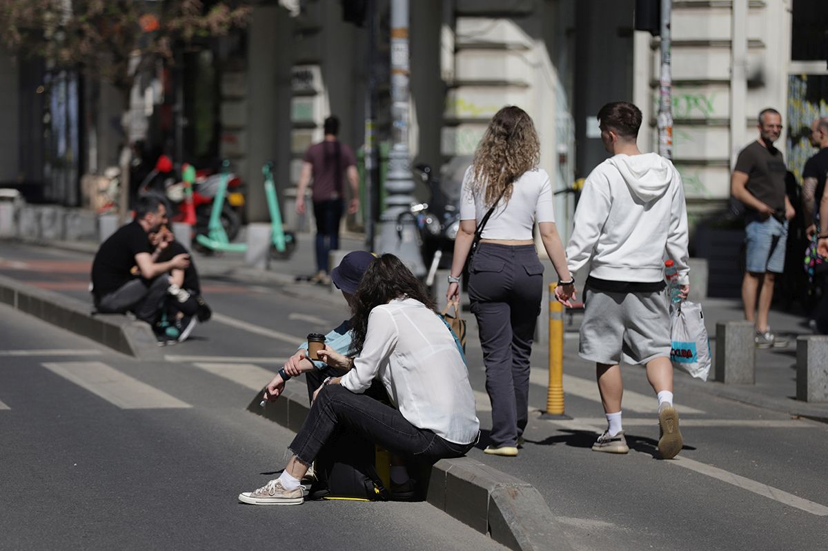 Strada Zece Mese din Sectorul 2 intră în acest weekend în programul „Străzi deschise”. Calea Victoriei, spaţiu de recreere şi plimbări