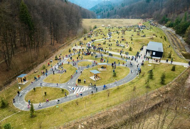 Joburi de sezon în stațiunile de la munte. Ce salariu poate primi un bucătar-șef
